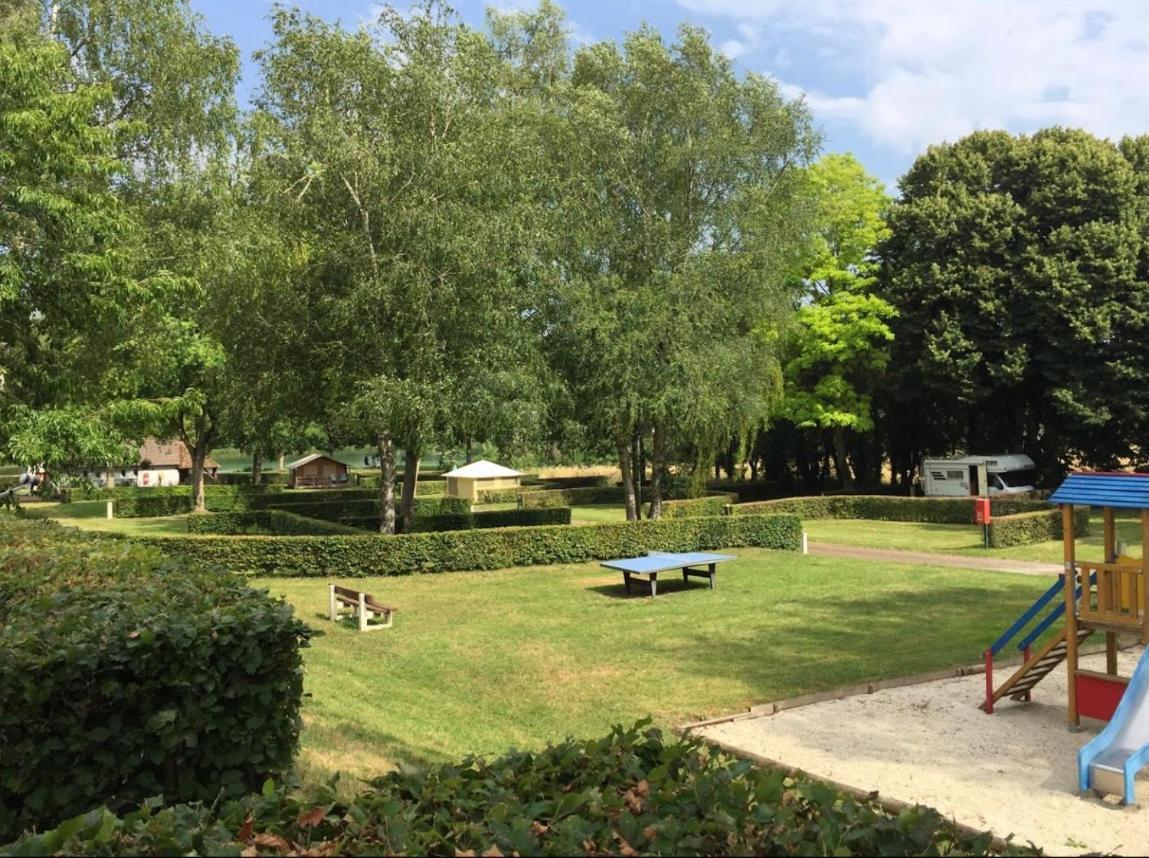 Camping Les Portes Du Perche Mamers Exterior photo